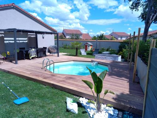 plage de piScine en boiS 20200626 1282254441