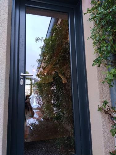 porte dentree chenereilleS 20220307 1283408096